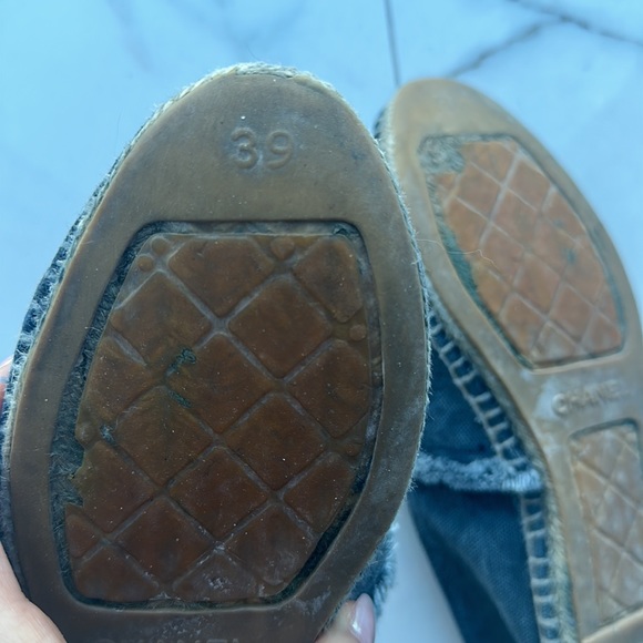 CHANEL Interlocking CC Logo Raw-Edge Trim Espadrilles - Picture 3 of 6